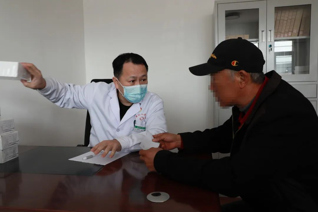 踐行黨的二十大精神，市二院黨員開展大型公益出診！(圖1)